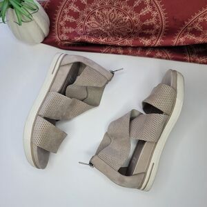 Eileen Fisher Sandals Taupe Size 9 Perforated